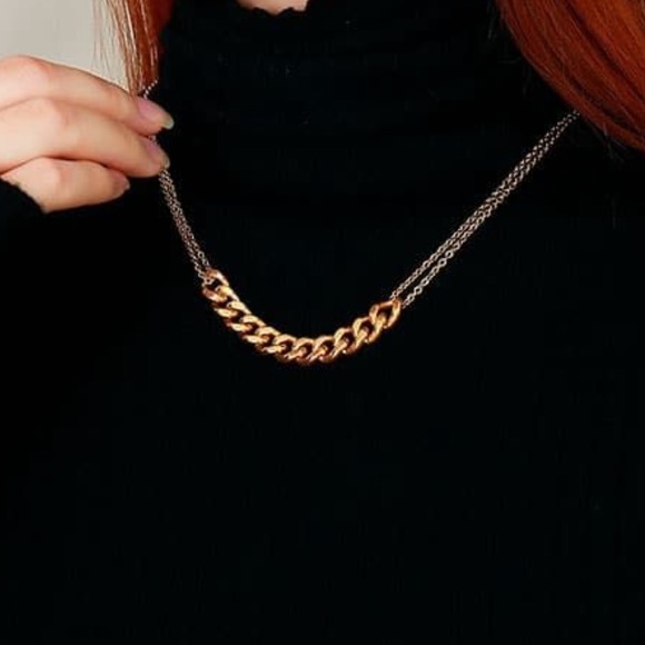 GP Curb Chain Pendant Necklace - Picture 3 of 5